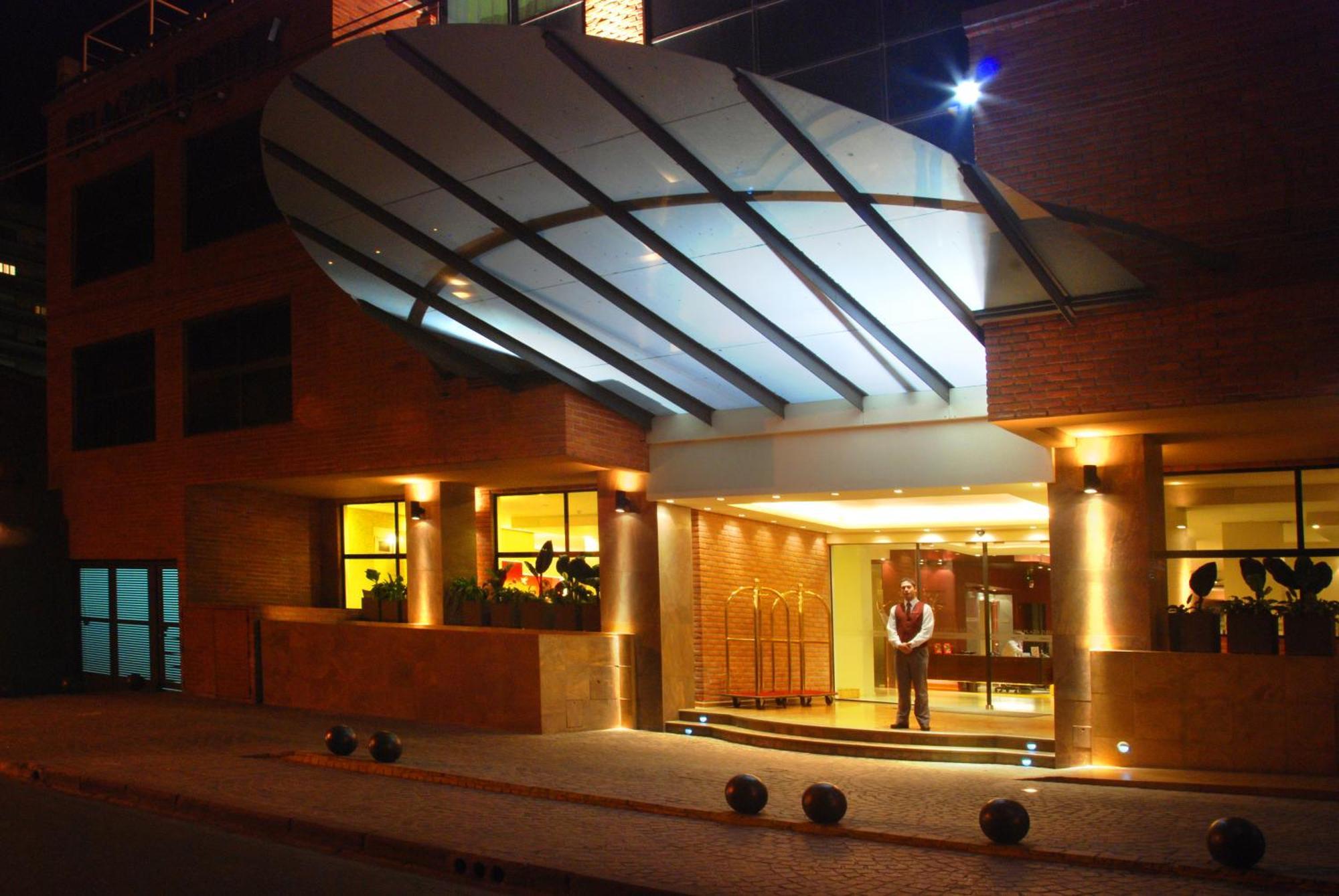 Howard Johnson Plaza Jujuy San Salvador de Jujuy Bagian luar foto